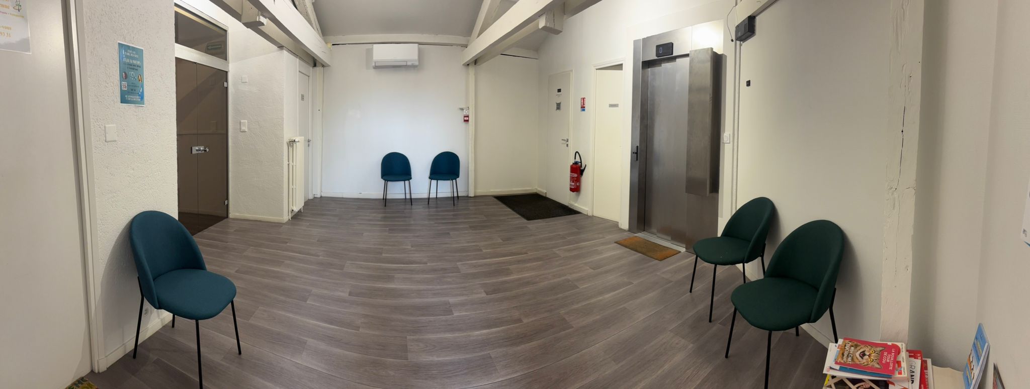 Salle d'attente du cabinet à Albi